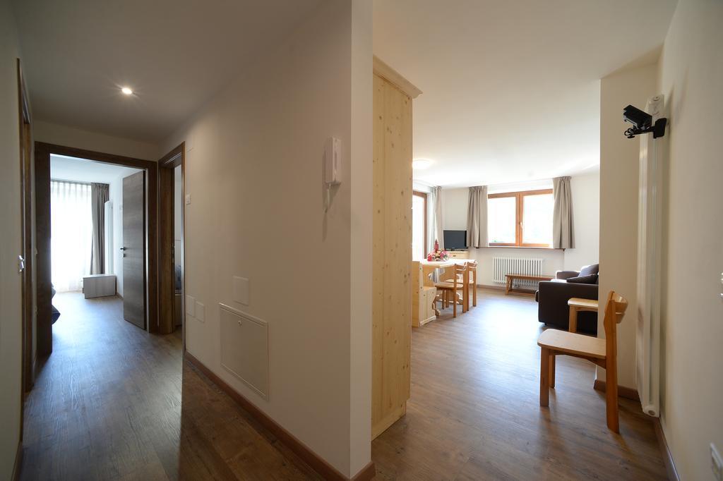 La Casa Al Noce Aparthotel Mezzana  Phòng bức ảnh