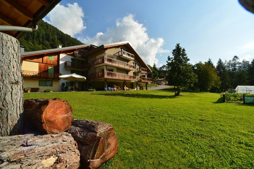 La Casa Al Noce Aparthotel Mezzana  Ngoại thất bức ảnh