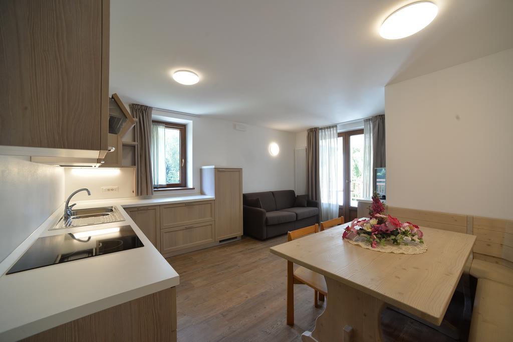 La Casa Al Noce Aparthotel Mezzana  Ngoại thất bức ảnh