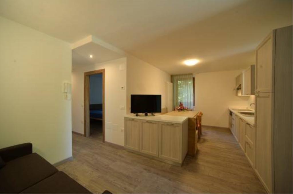 La Casa Al Noce Aparthotel Mezzana  Ngoại thất bức ảnh