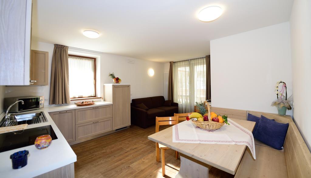 La Casa Al Noce Aparthotel Mezzana  Ngoại thất bức ảnh