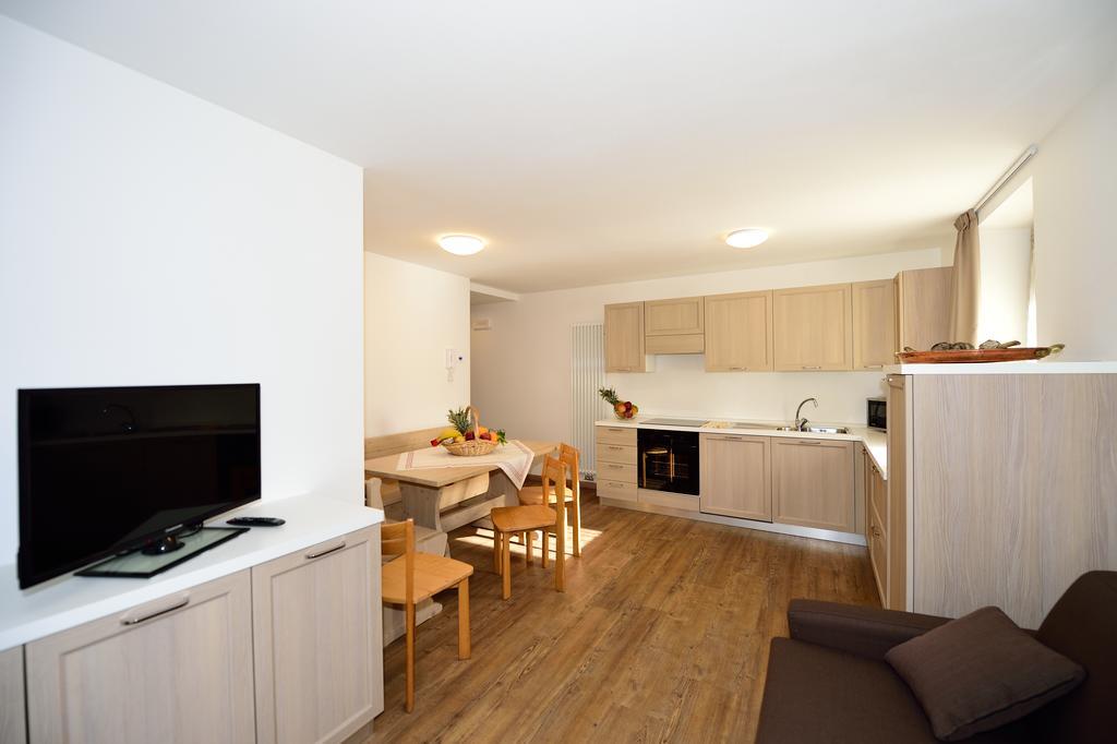 La Casa Al Noce Aparthotel Mezzana  Ngoại thất bức ảnh