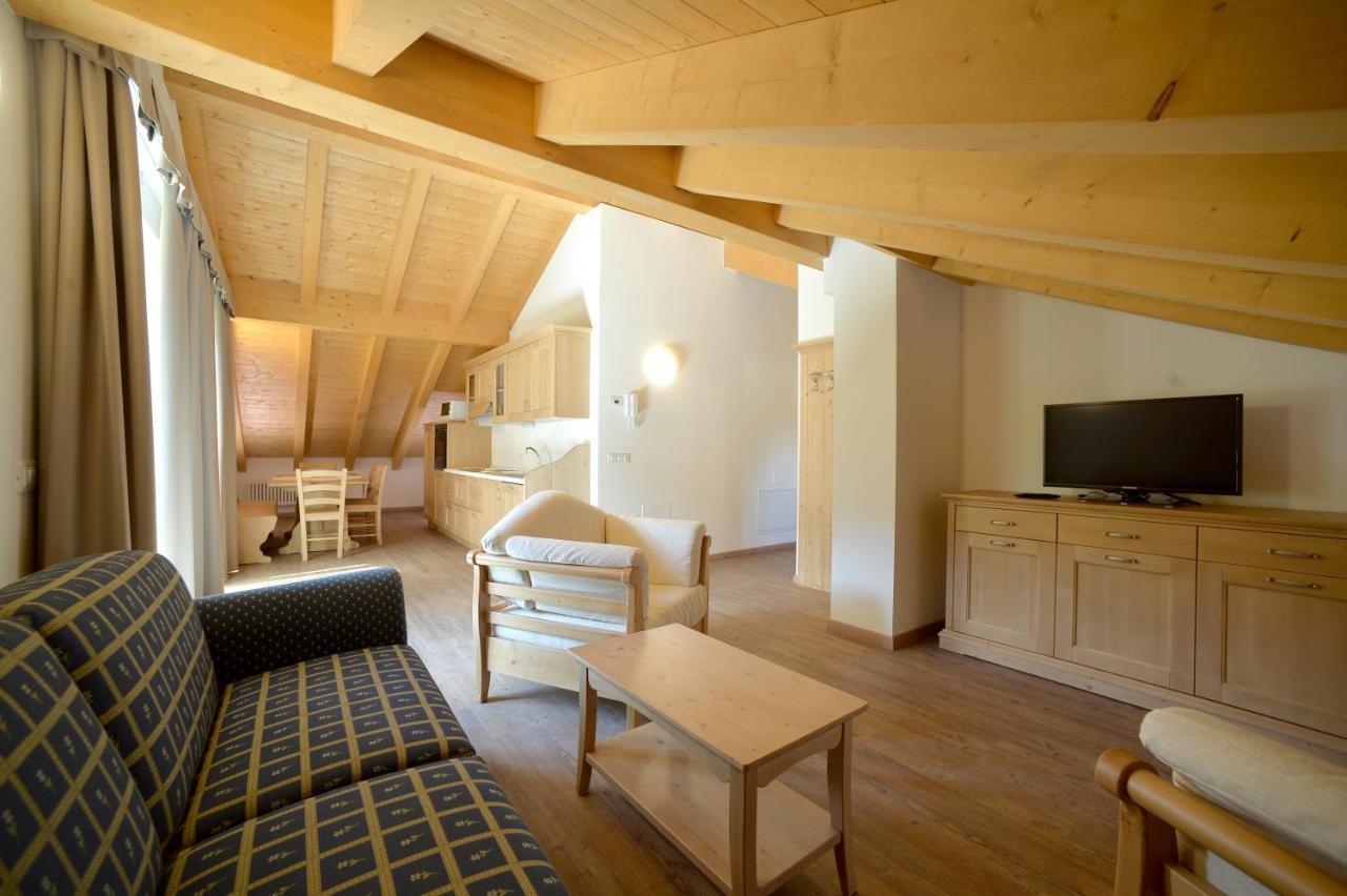 La Casa Al Noce Aparthotel Mezzana  Ngoại thất bức ảnh